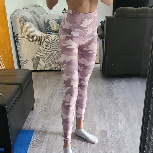 Kyodan Pants - Pink Camouflage Kyodan Leggings 🌿2/$30🌿